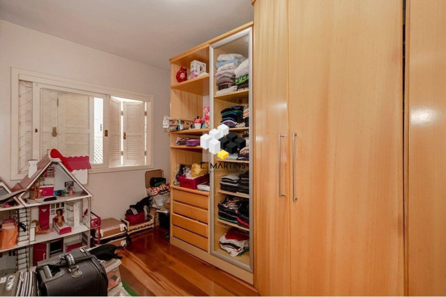 Imagem Casa com 4 Quartos à Venda, 233 m² em Jardim Itu - Porto Alegre Imagem Casa com 4 Quartos à Venda, 233 m² em Jardim Itu - Porto Alegre
