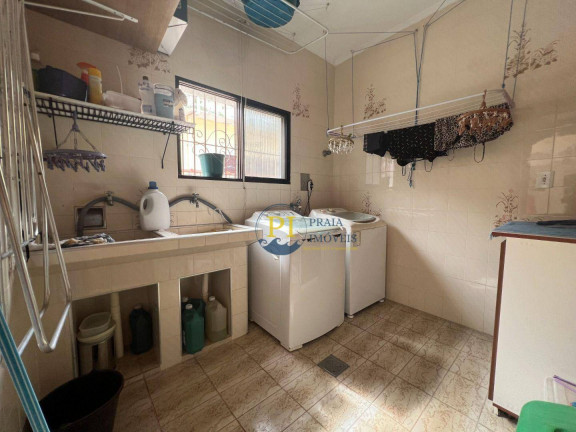 Imagem Casa com 6 Quartos à Venda, 302 m² em Canto Do Forte - Praia Grande Imagem Casa com 6 Quartos à Venda, 302 m² em Canto Do Forte - Praia Grande