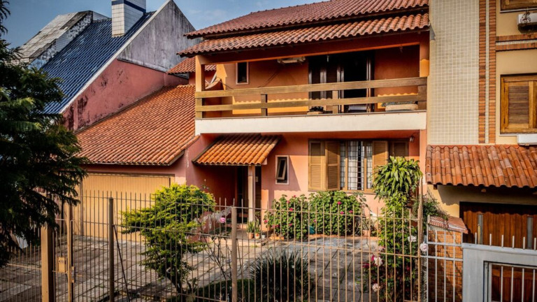 Imóvel com 3 Quartos à Venda,  em Jardim Planalto - Porto Alegre