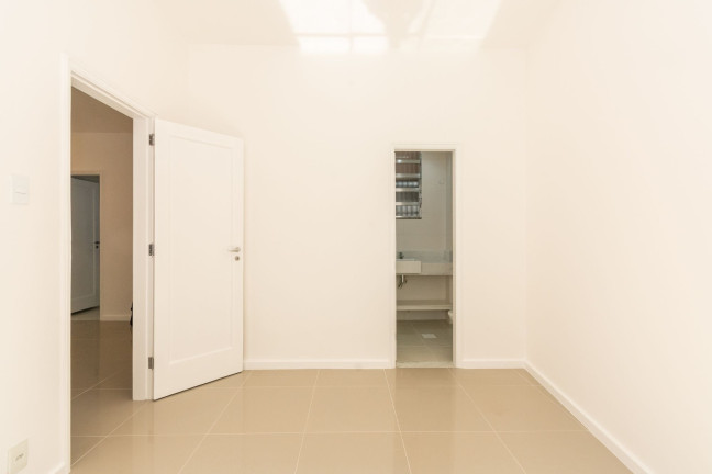 Imagem Apartamento com 1 Quarto à Venda, 43 m² em Copacabana - Rio De Janeiro