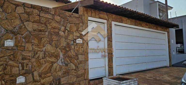 Casa com 2 Quartos à Venda, 250 m² em São Carlos