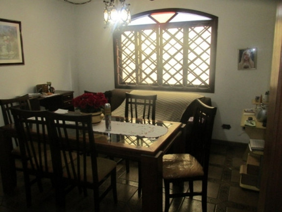 Imagem Sobrado com 4 Quartos à Venda, 220 m² em Marapé - Santos