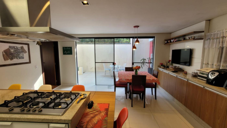Imagem Casa à Venda, 347 m² em Floresta - Joinville Imagem Casa à Venda, 347 m² em Floresta - Joinville