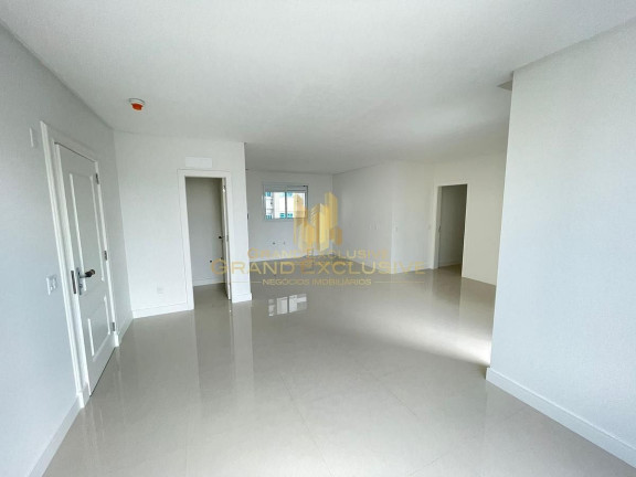 Imagem Apartamento com 3 Quartos à Venda, 121 m² em Centro - Balneário Camboriú Imagem Apartamento com 3 Quartos à Venda, 121 m² em Centro - Balneário Camboriú