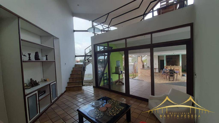 Imagem Casa com 4 Quartos à Venda, 600 m² em Candelária - Natal Imagem Casa com 4 Quartos à Venda, 600 m² em Candelária - Natal