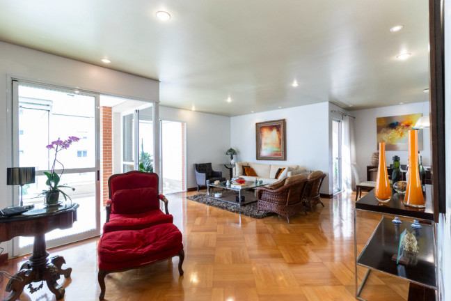 Apartamento com 3 Quartos à Venda, 195 m² em Moema - São Paulo
