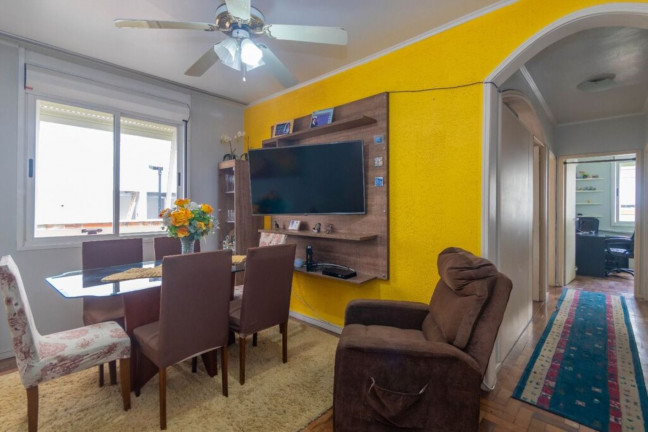Imagem Imóvel com 3 Quartos à Venda, 64 m² em Vila Ipiranga - Porto Alegre