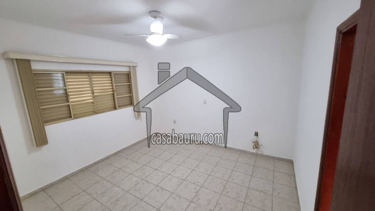 Imagem Casa com 3 Quartos à Venda, 363 m² em Vila Nipônica - Bauru