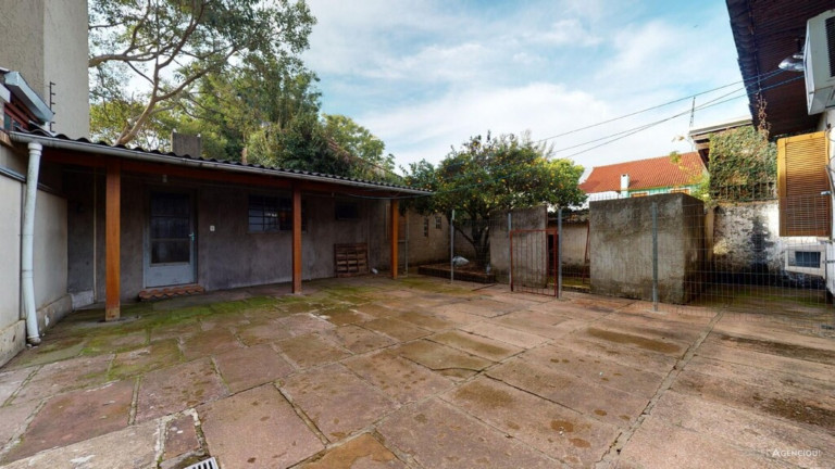 Imagem Imóvel com 4 Quartos à Venda, em Guarujá - Porto Alegre Imagem Imóvel com 4 Quartos à Venda, em Guarujá - Porto Alegre