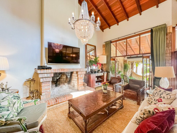 Imagem Casa com 4 Quartos à Venda, em Chácara Das Pedras - Porto Alegre Imagem Casa com 4 Quartos à Venda, em Chácara Das Pedras - Porto Alegre
