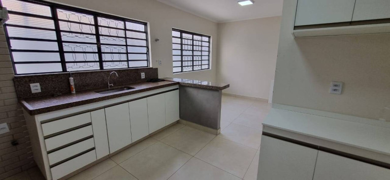Imagem Casa com 3 Quartos à Venda, 400 m² em Madureira - Bauru