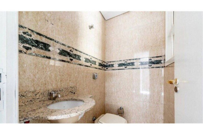 Imagem Casa com 4 Quartos à Venda, em Vila Assunção - Porto Alegre Imagem Casa com 4 Quartos à Venda, em Vila Assunção - Porto Alegre