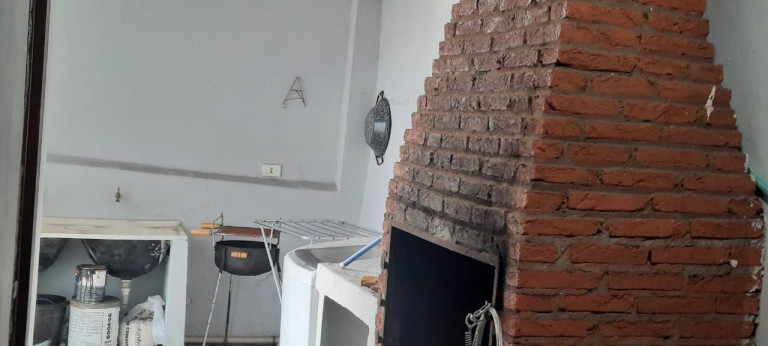 Imagem Casa com 2 Quartos à Venda, 170 m² em Conjunto Residencial Branca Vieira - Maringa