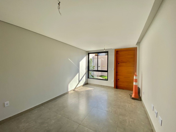 Imagem Casa com 3 Quartos à Venda, 196 m² em R$989.000,00 // Nova Gameleira - Belo Horizonte Imagem Casa com 3 Quartos à Venda, 196 m² em R$989.000,00 // Nova Gameleira - Belo Horizonte