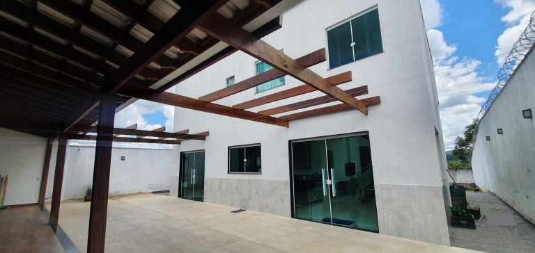 Imagem Sobrado com 4 Quartos à Venda, em Fernão Dias - Esmeraldas Imagem Sobrado com 4 Quartos à Venda, em Fernão Dias - Esmeraldas