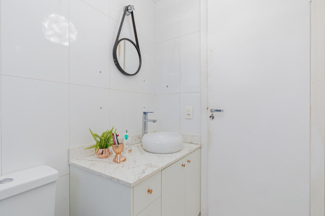 Imagem Casa com 3 Quartos à Venda, 165 m² em Capão Da Imbuia - Curitiba Imagem Casa com 3 Quartos à Venda, 165 m² em Capão Da Imbuia - Curitiba