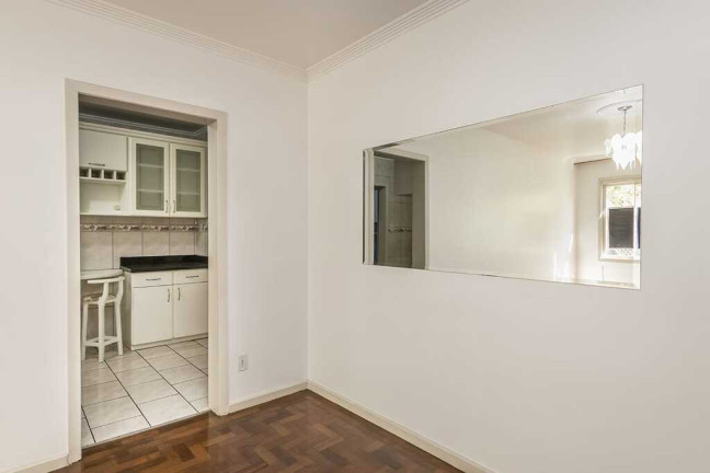Imagem Imóvel com 3 Quartos à Venda, em Centro Histórico - Porto Alegre Imagem Imóvel com 3 Quartos à Venda, em Centro Histórico - Porto Alegre