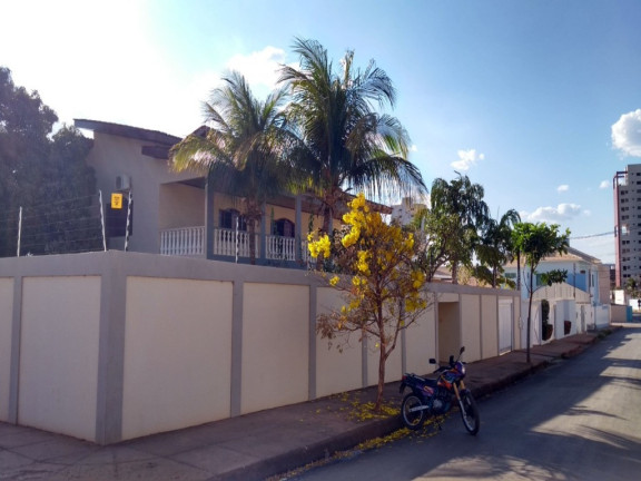 Sobrado com 6 Quartos à Venda, 565 m² em Renato Gonçalves - Barreiras