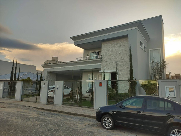 Imagem Casa com 3 Quartos à Venda, 420 m² em Centro - Tijucas Imagem Casa com 3 Quartos à Venda, 420 m² em Centro - Tijucas