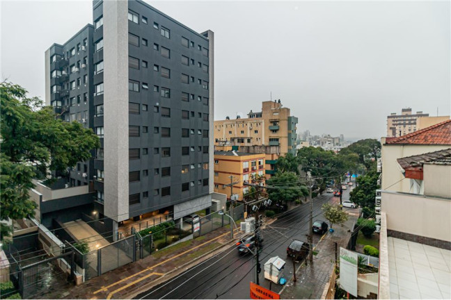Imagem Imóvel com 2 Quartos à Venda, em Rio Branco - Porto Alegre Imagem Imóvel com 2 Quartos à Venda, em Rio Branco - Porto Alegre