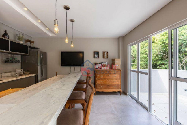 Imagem Sobrado com 3 Quartos à Venda, 320 m² em Campo Comprido - Curitiba Imagem Sobrado com 3 Quartos à Venda, 320 m² em Campo Comprido - Curitiba