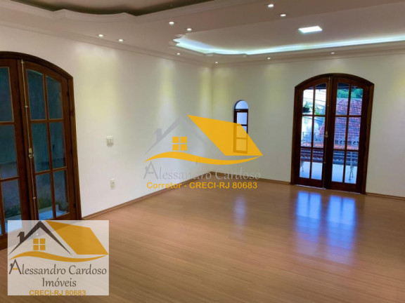 Imagem Casa com 6 Quartos à Venda, 320 m² em Loteamento Sitio Jacina - Nova Friburgo