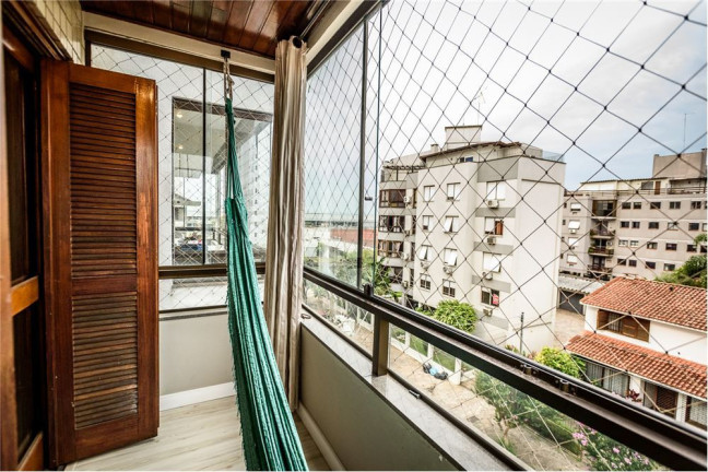 Imagem Imóvel com 3 Quartos à Venda, em Jardim Lindóia - Porto Alegre Imagem Imóvel com 3 Quartos à Venda, em Jardim Lindóia - Porto Alegre
