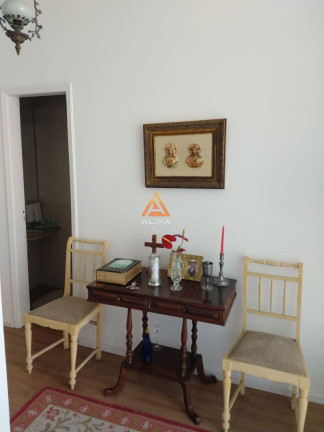 Imagem Casa com 4 Quartos à Venda, 378 m²