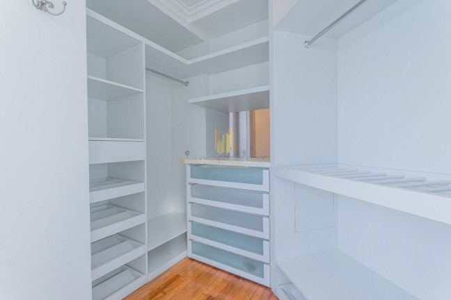 Imagem Apartamento com 2 Quartos à Venda, 130 m² em Centro - Balneário Camboriú Imagem Apartamento com 2 Quartos à Venda, 130 m² em Centro - Balneário Camboriú