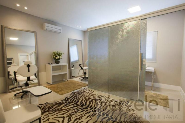 Imagem Apartamento com 3 Quartos à Venda, 134 m² em Centro - Balneário Camboriú Imagem Apartamento com 3 Quartos à Venda, 134 m² em Centro - Balneário Camboriú