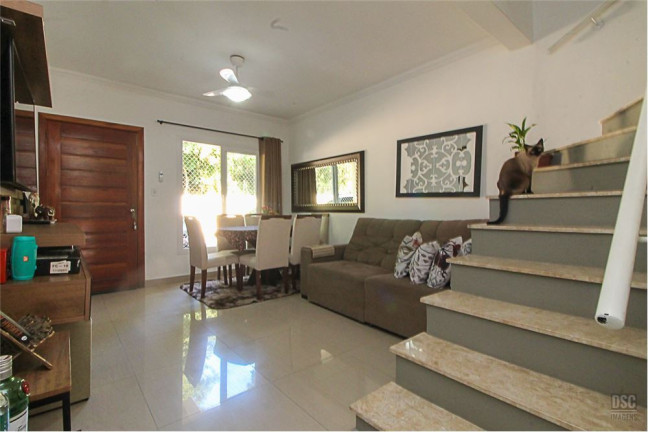 Imagem Casa com 3 Quartos à Venda, em Hípica - Porto Alegre Imagem Casa com 3 Quartos à Venda, em Hípica - Porto Alegre