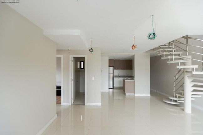 Imagem Apartamento com 2 Quartos à Venda, 143 m² em água Verde - Curitiba