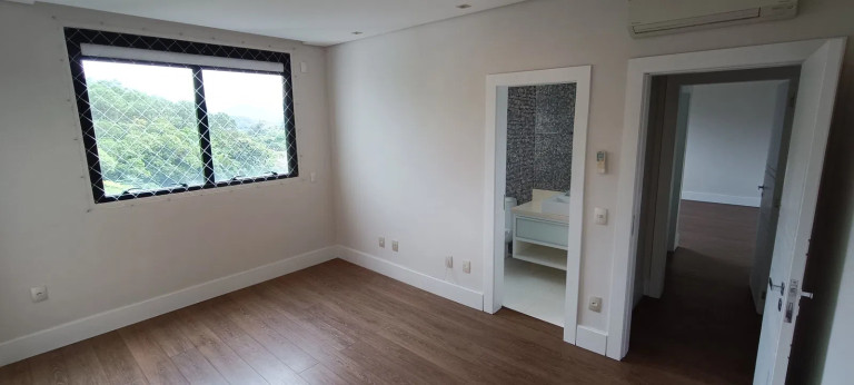 Imagem Apartamento com 3 Quartos à Venda, 307 m² em Atiradores - Joinville