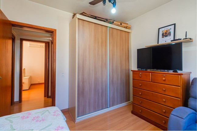 Imagem Apartamento com 2 Quartos à Venda, 67 m² em Teresópolis - Porto Alegre