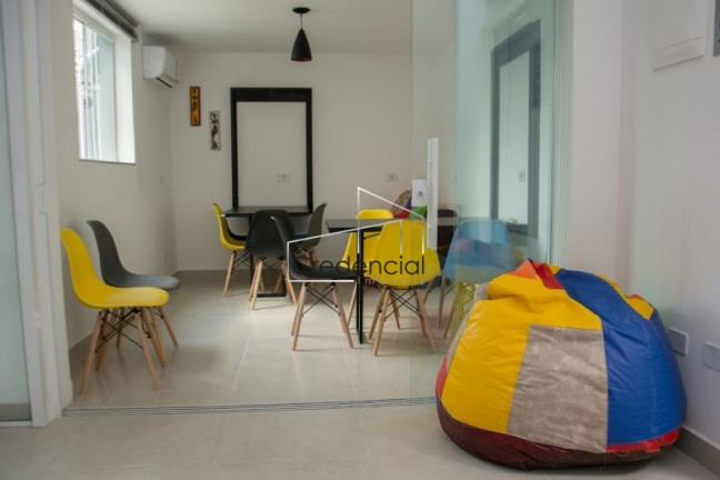 Imagem Casa com 3 Quartos à Venda, 115 m² em Parolin - Curitiba Imagem Casa com 3 Quartos à Venda, 115 m² em Parolin - Curitiba