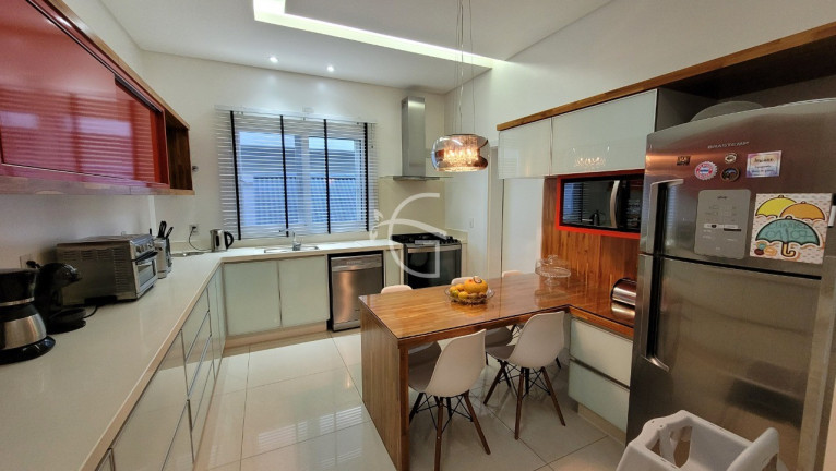 Imagem Casa com 3 Quartos à Venda, 427 m² em Anita Garibaldi - Joinville Imagem Casa com 3 Quartos à Venda, 427 m² em Anita Garibaldi - Joinville