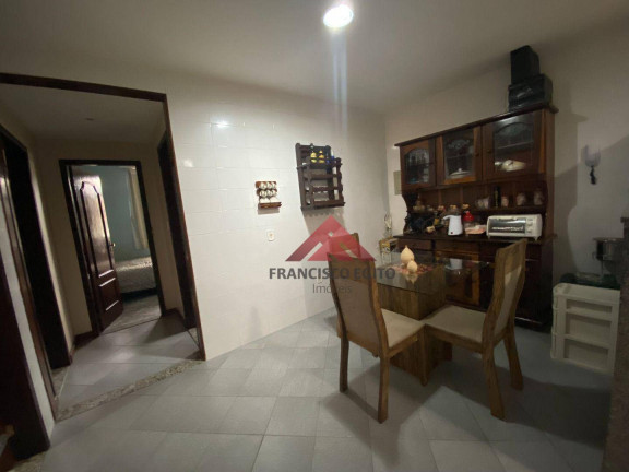 Imagem Casa com 5 Quartos à Venda, 371 m² em Patronato - São Gonçalo