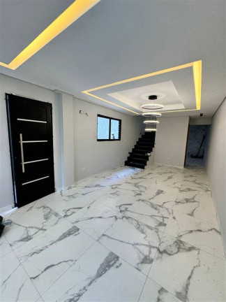 Imagem Casa com 4 Quartos à Venda, 10 m² em Guilhermina - Praia Grande Imagem Casa com 4 Quartos à Venda, 10 m² em Guilhermina - Praia Grande