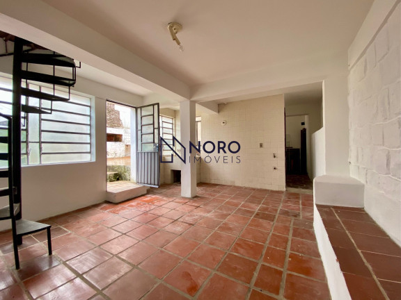Casa com 3 Quartos para Alugar, 220 m² em Nossa Senhora De Lourdes - Santa Maria