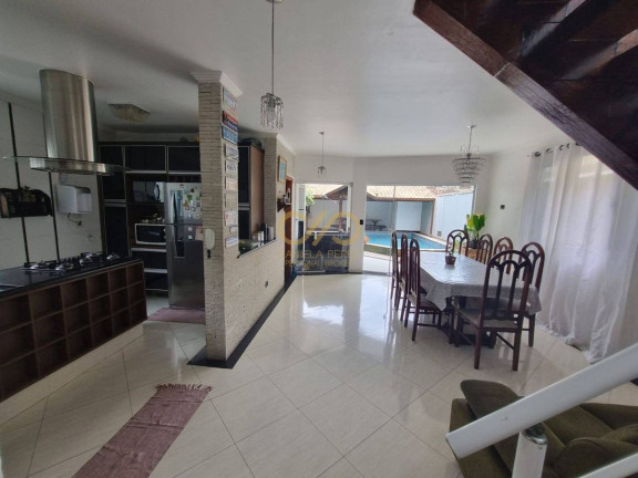 Imagem Sobrado com 4 Quartos à Venda, 200 m² em Canto Do Forte - Praia Grande Imagem Sobrado com 4 Quartos à Venda, 200 m² em Canto Do Forte - Praia Grande