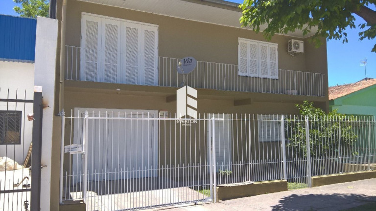 Imagem Casa com 4 Quartos à Venda, 168 m² em Pinheiro Machado - Santa Maria Imagem Casa com 4 Quartos à Venda, 168 m² em Pinheiro Machado - Santa Maria