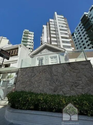 Imagem Casa com 3 Quartos à Venda, 100 m² em Centro - Florianópolis Imagem Casa com 3 Quartos à Venda, 100 m² em Centro - Florianópolis