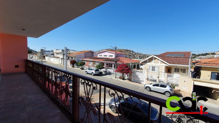 Imagem Casa com 3 Quartos à Venda, 358 m² em Parque Primavera - Poços De Caldas