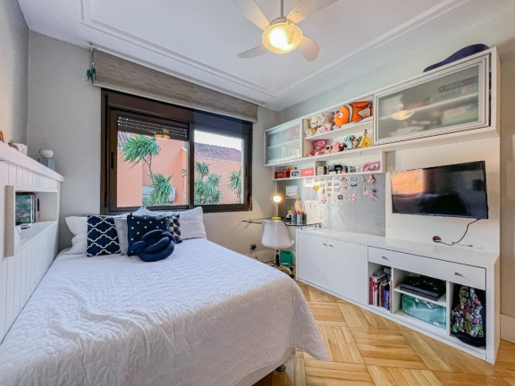 Imagem Apartamento com 3 Quartos à Venda, 243 m² em Rio Branco - Porto Alegre