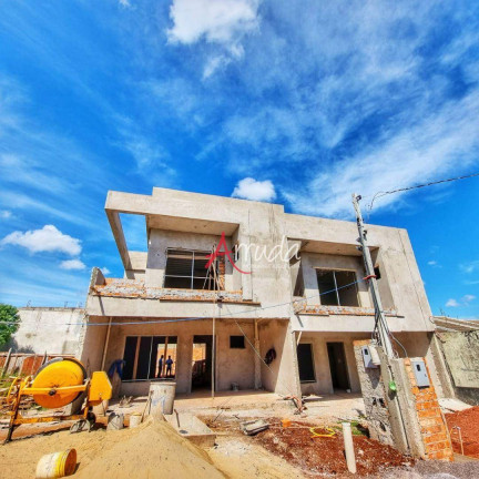 Imagem Sobrado com 3 Quartos à Venda, 153 m² em Canadá - Cascavel