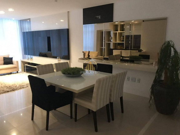 Imagem Apartamento com 3 Quartos à Venda, 132 m² em Centro - Balneário Camboriú Imagem Apartamento com 3 Quartos à Venda, 132 m² em Centro - Balneário Camboriú