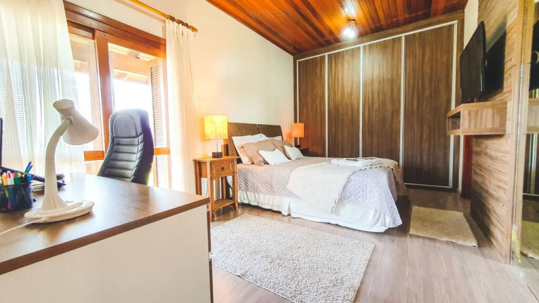 Imagem Chácara com 4 Quartos à Venda, 182 m² em Lomba Grande - Novo Hamburgo