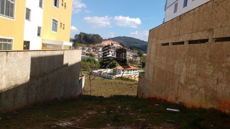 Foto do imóvel Terreno à Venda, 480 m² em Cabral - Contagem