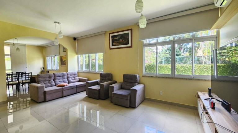 Imagem Casa com 4 Quartos à Venda, 1.600 m² em Flores - Manaus Imagem Casa com 4 Quartos à Venda, 1.600 m² em Flores - Manaus