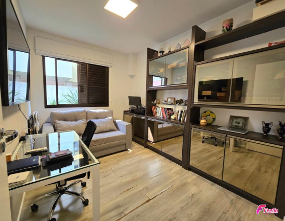 Imagem Apartamento com 3 Quartos à Venda, 93 m² em Centro - Florianópolis Imagem Apartamento com 3 Quartos à Venda, 93 m² em Centro - Florianópolis